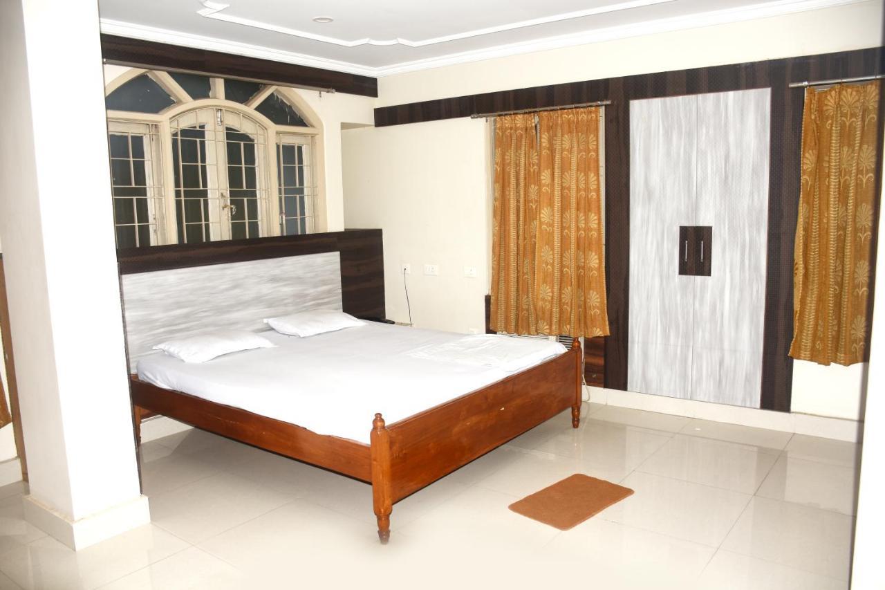 Hotel Trinath Nayagarh Zewnętrze zdjęcie